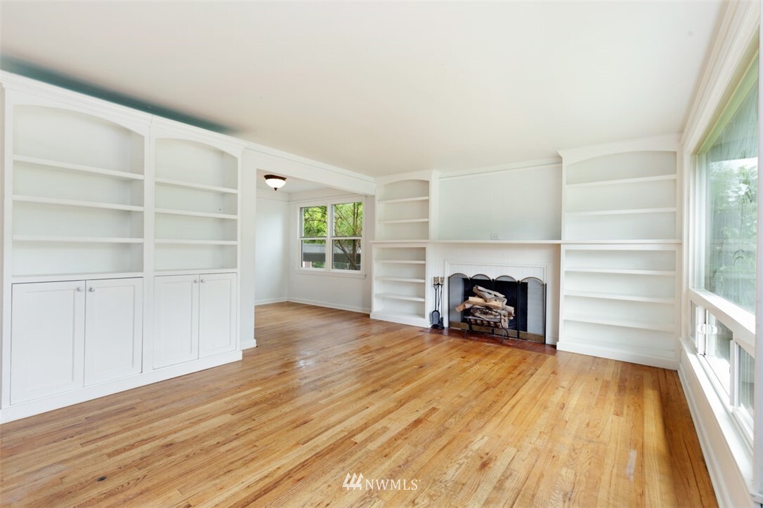 Property Photo: 129 30th Avenue E WA 98112