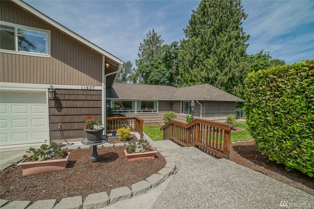 Property Photo:  11427 18th St E  WA 98372 