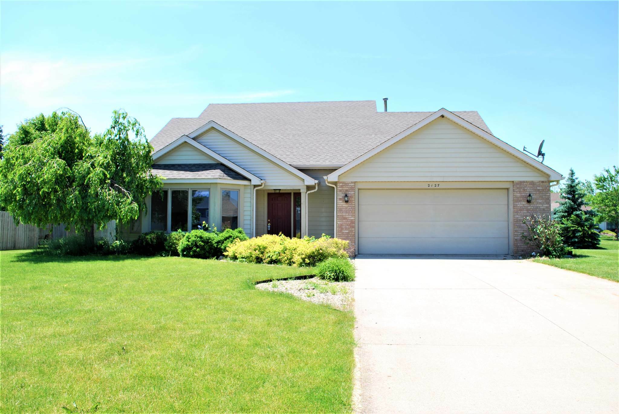 Property Photo: 2127 Palace Court IN 46706-1010