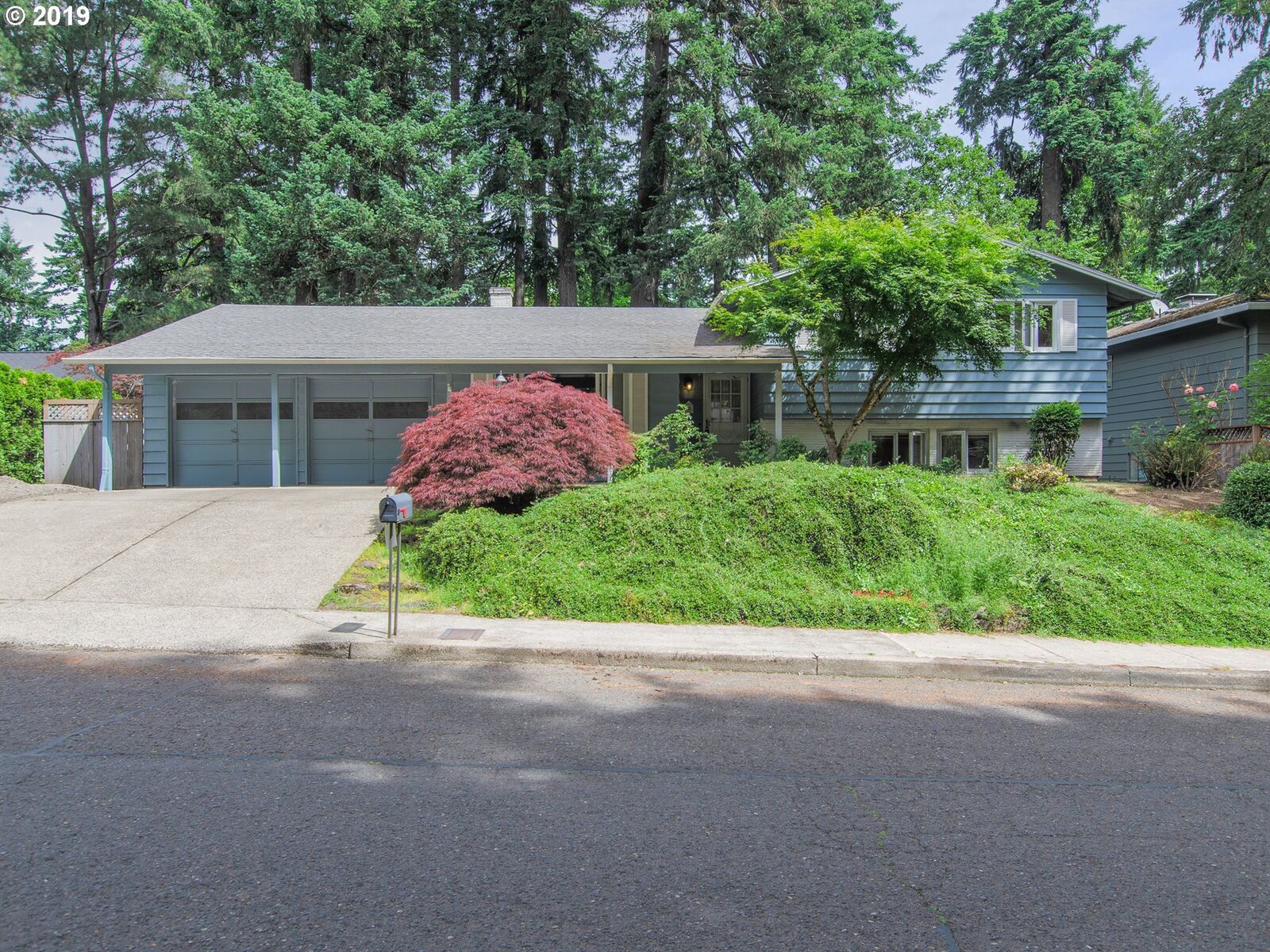 Property Photo:  4201 Cobb Way  OR 97035 