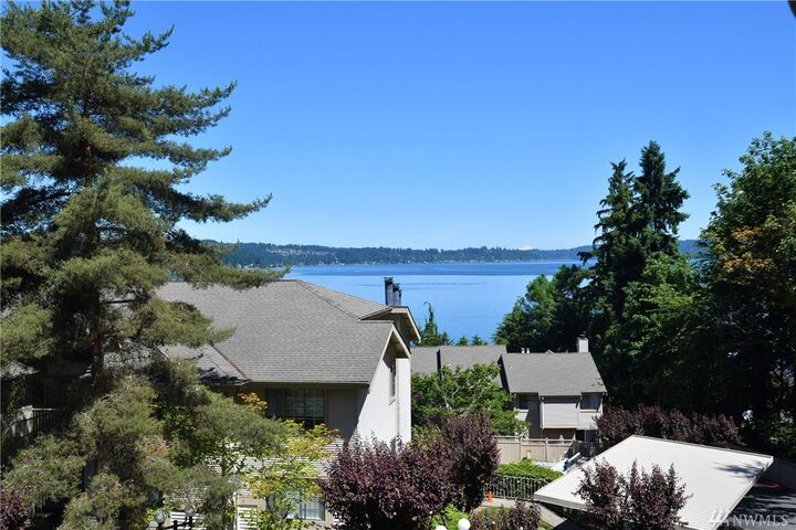 Property Photo: 4152 178th Lane SE 5 WA 98008