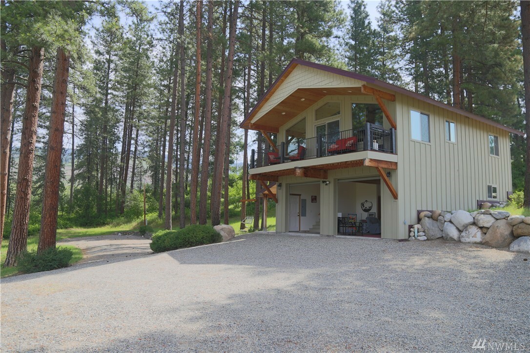 Property Photo:  6 Walter Rd  WA 98862 