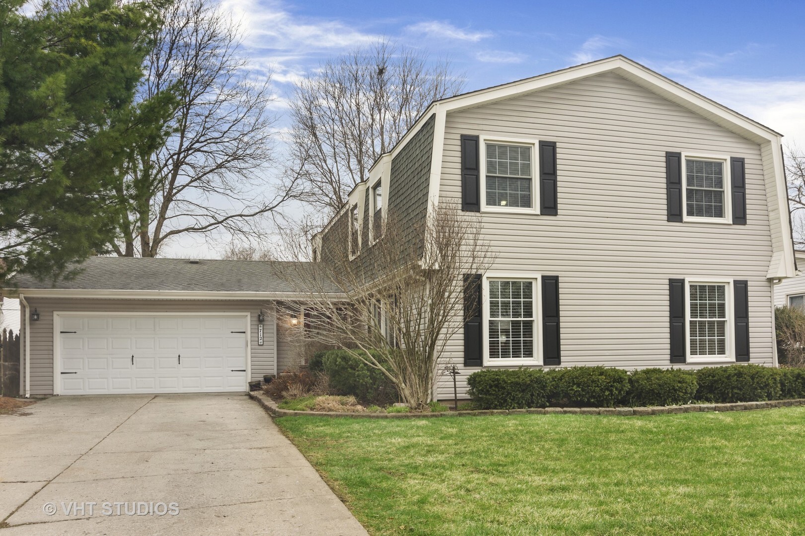 Property Photo: 712 North Rohlwing Road IL 60074