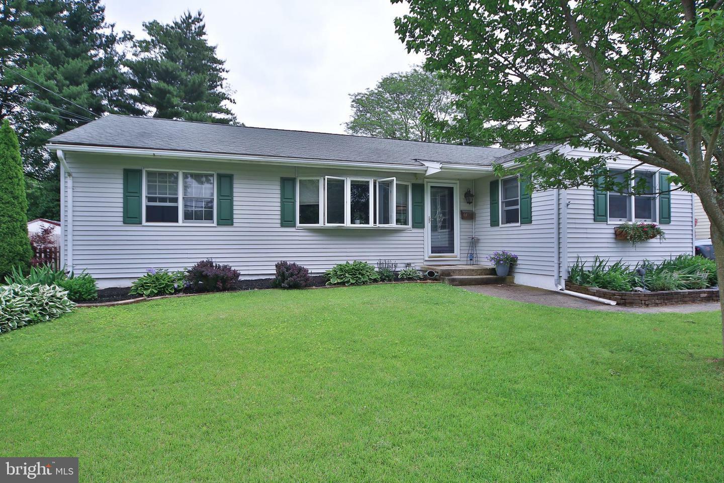 Property Photo:  44 Fairway Drive  PA 19067 