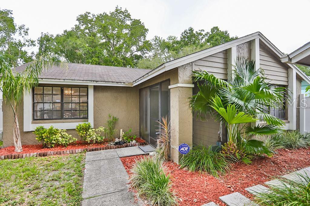 Property Photo:  16018 Grass Lake Drive  FL 33618 