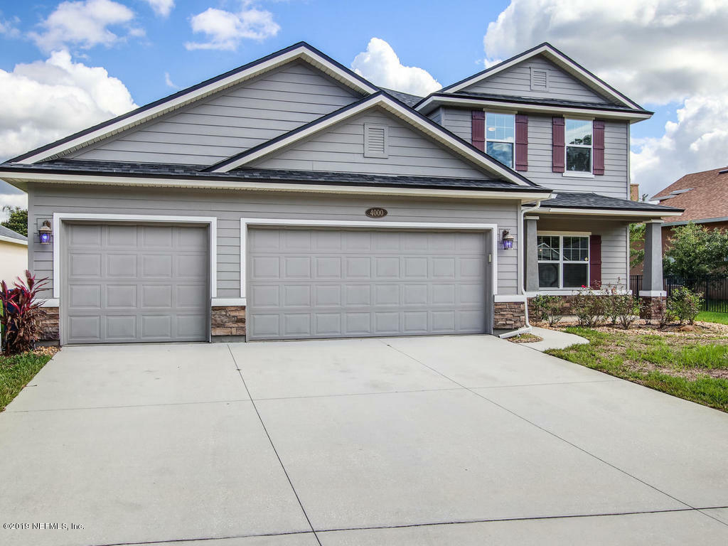 Property Photo: 4000 S Victoria Lakes Drive FL 32226