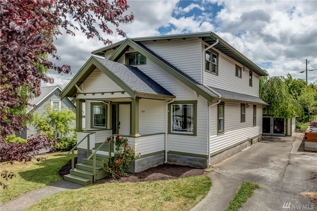 Property Photo:  914 Mason St  WA 98225 