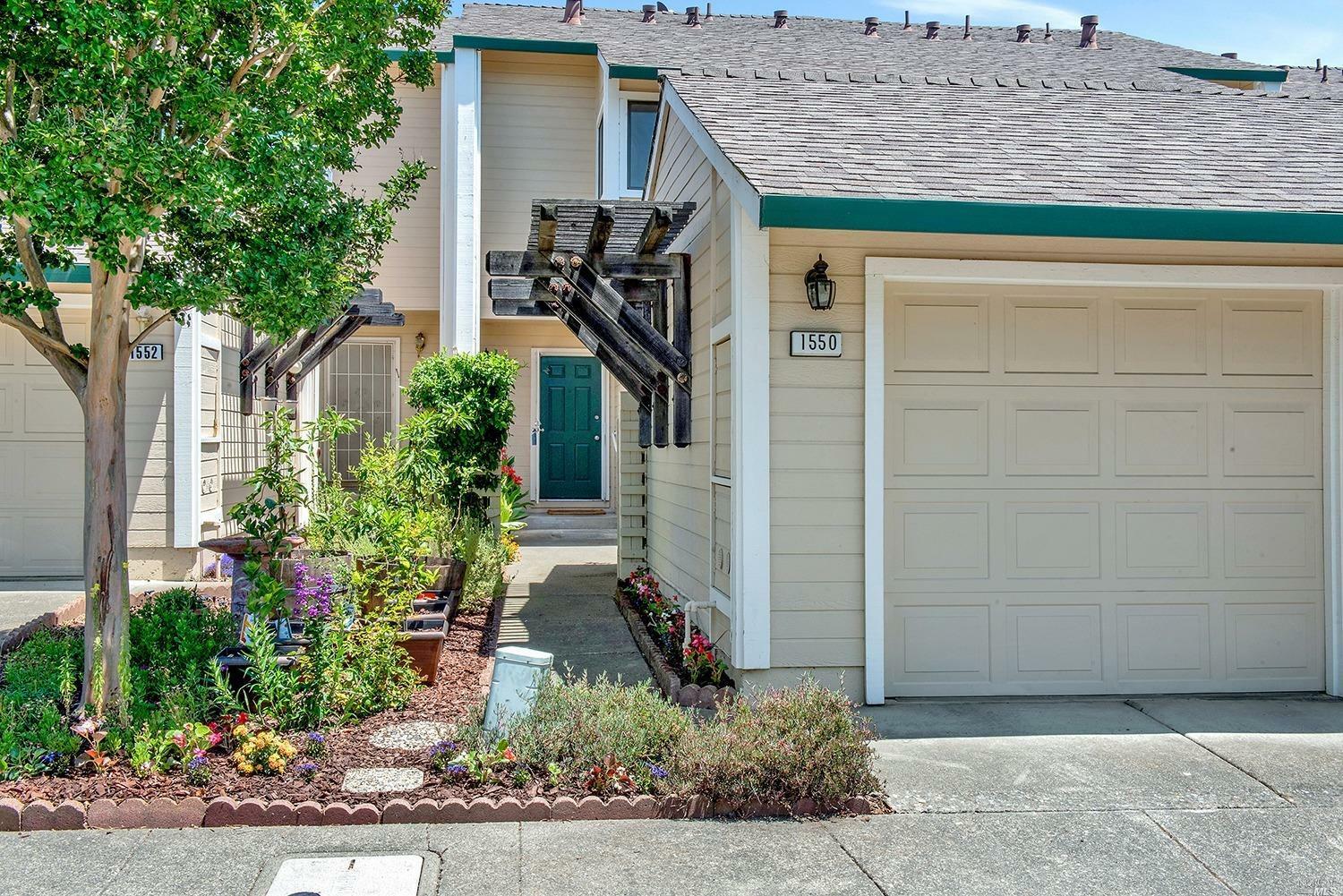 Property Photo:  1550 Grenache Way  CA 95403 