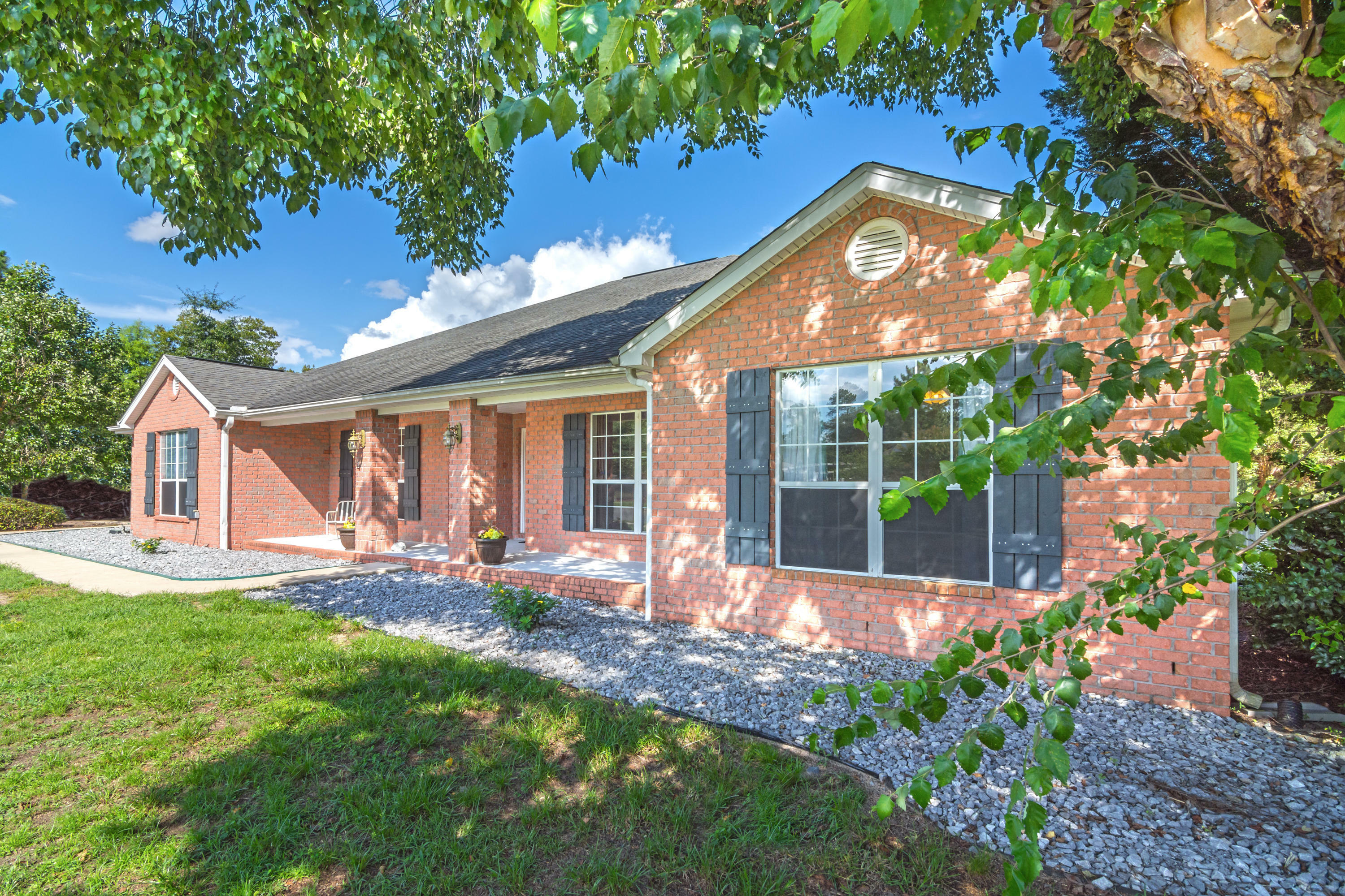 Property Photo:  5897 Saratoga Drive  FL 32536 