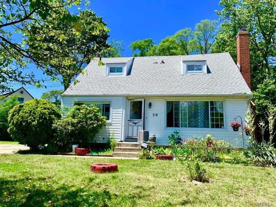 Property Photo: 39 Hickory Street NY 11722