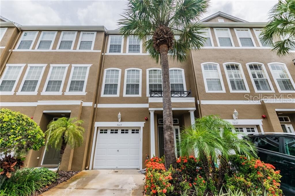 Property Photo:  3009 Pointeview Drive  FL 33611 