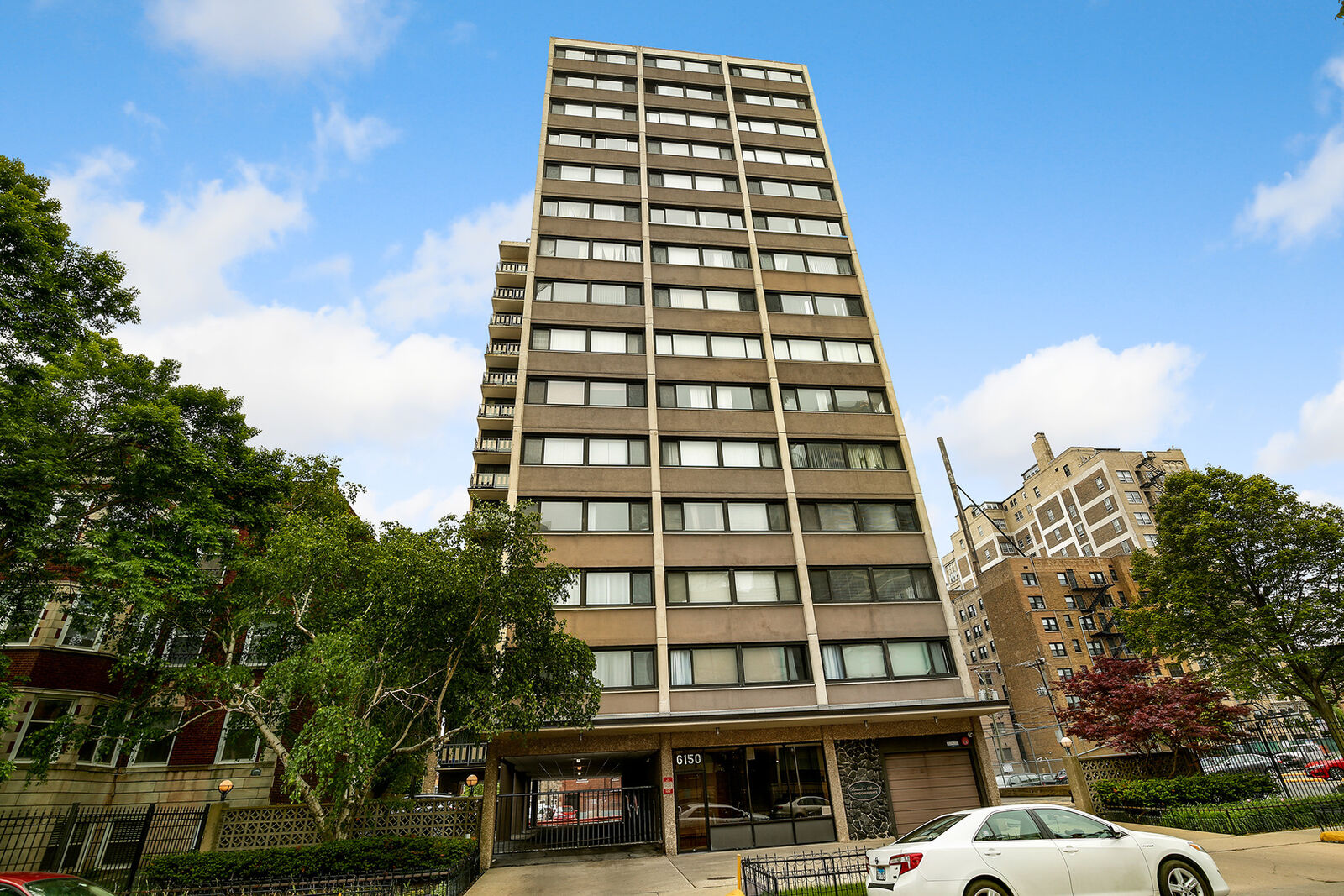 Property Photo: 6150 N Kenmore Avenue 10A IL 60660