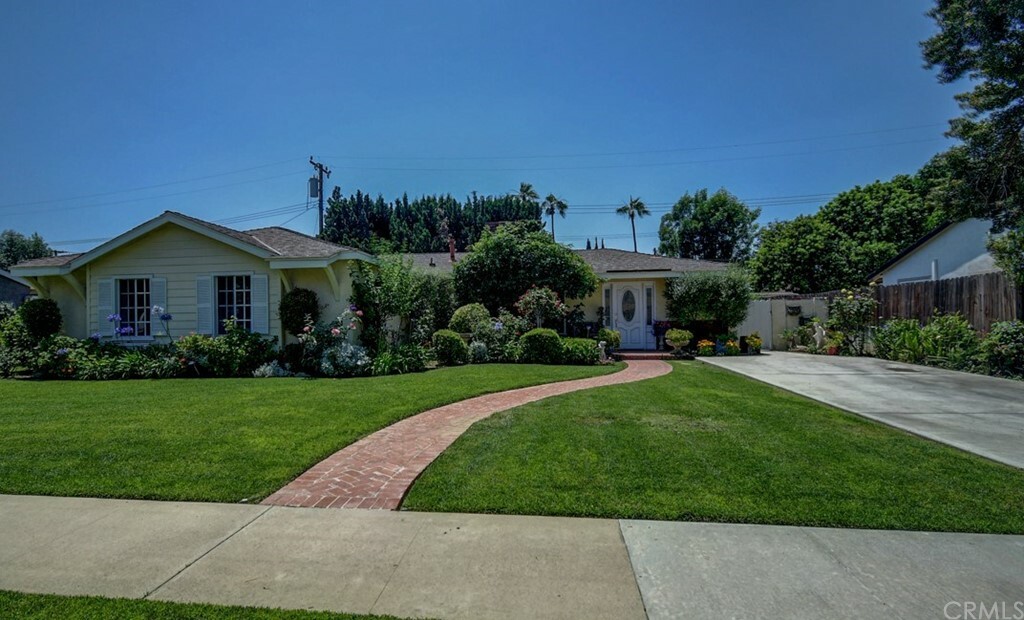 Property Photo:  458 S Rosalind Drive  CA 92869 