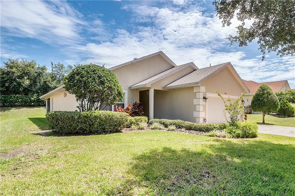 Property Photo:  10711 Masters Drive  FL 34711 