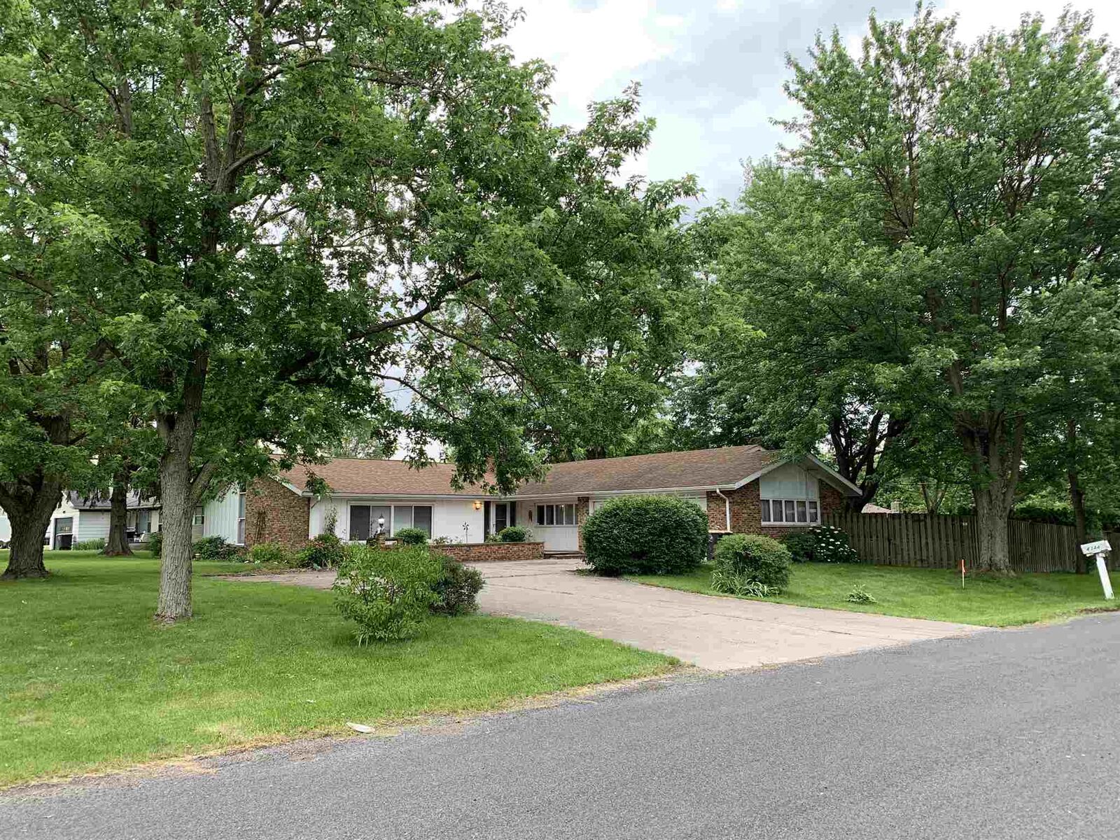 Property Photo: 4344 Wyandotte Drive IN 46835