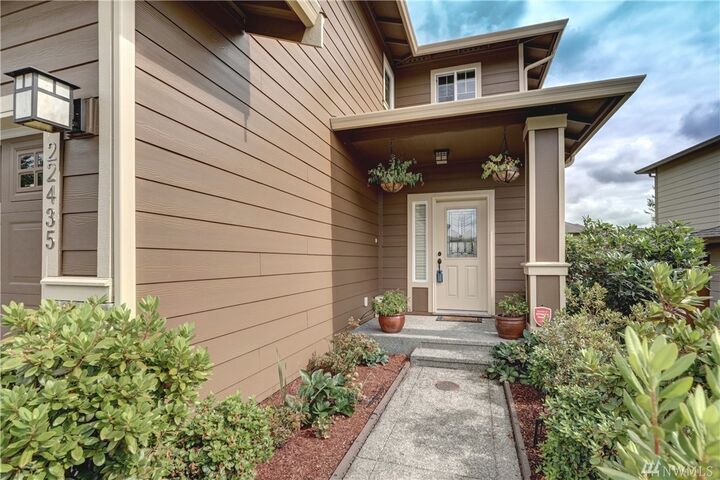 Property Photo: 22435 SE 281st Ct WA 98038