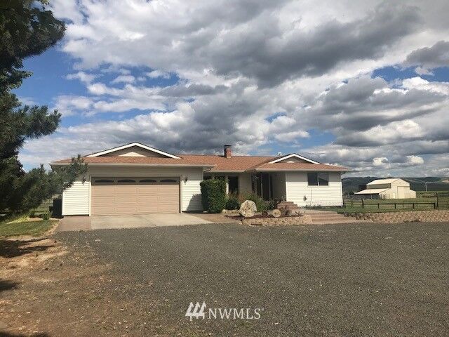 Property Photo: 3435 Ranch Road WA 99362