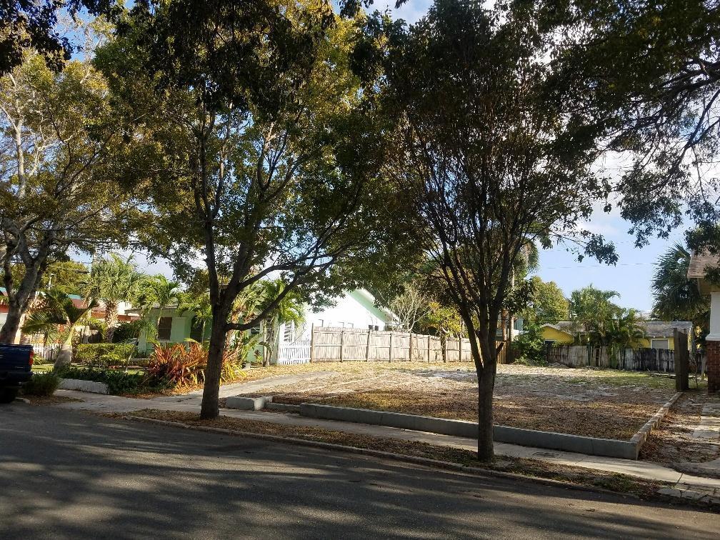 Property Photo:  716 New York Street  FL 33401 