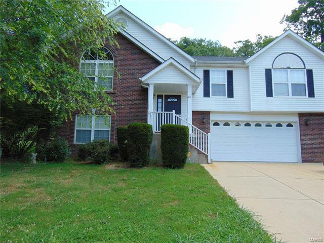 Property Photo: 48 Ashford Place 63028