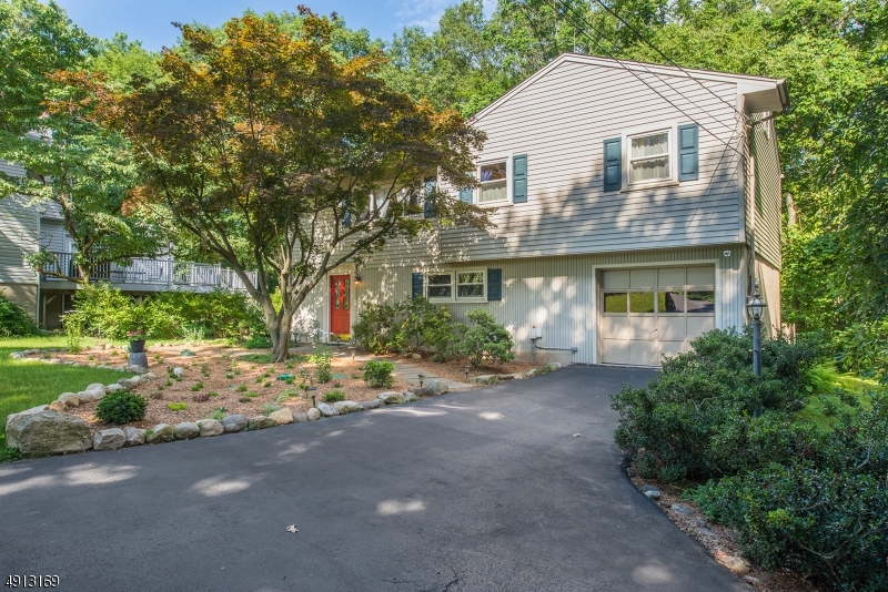 Property Photo: 17 Edgewood Rd NJ 07456