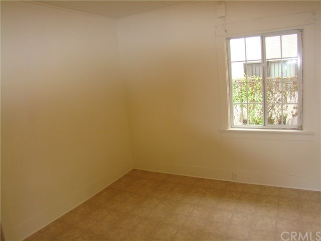 Property Photo:  932 Walnut Avenue  CA 90813 
