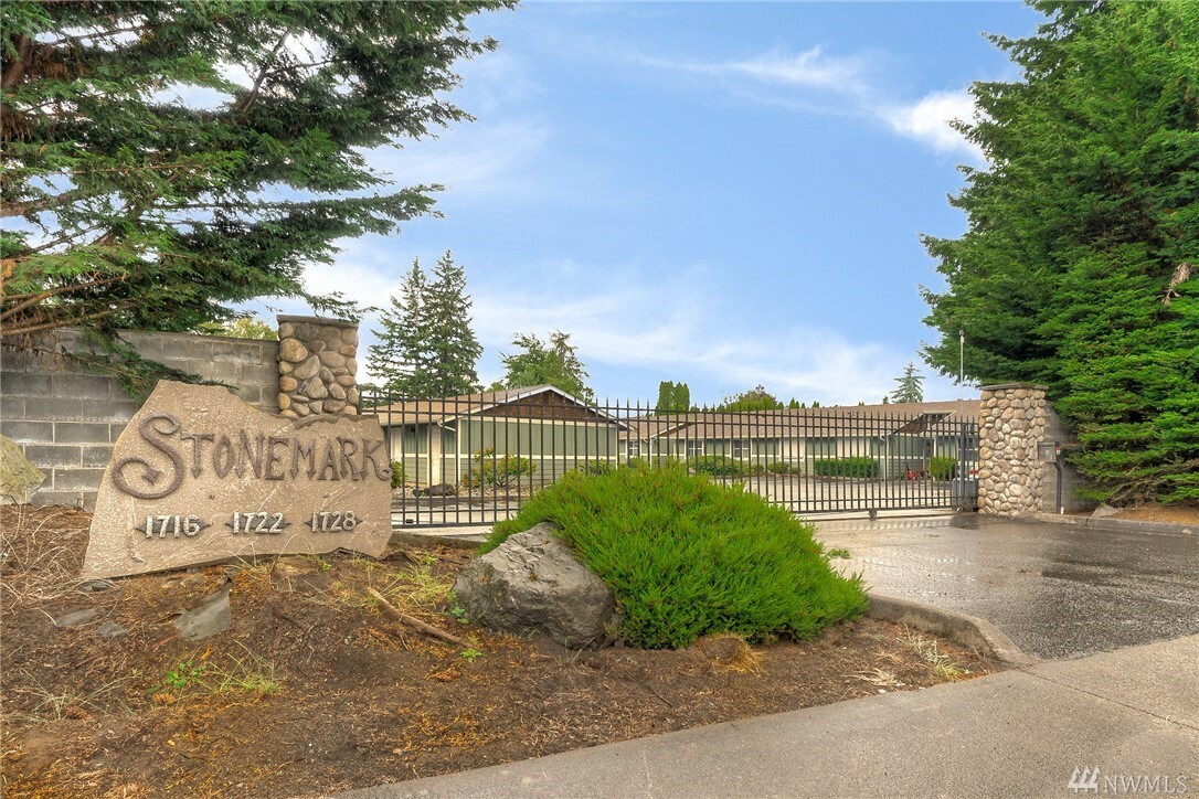 Property Photo: 1722 E Pioneer Ave 10 WA 98372