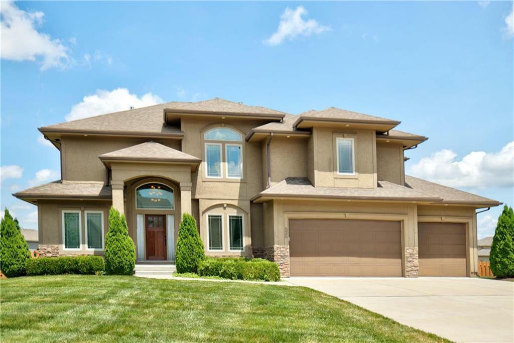 Property Photo: 525 NE Parkview Place MO 64086