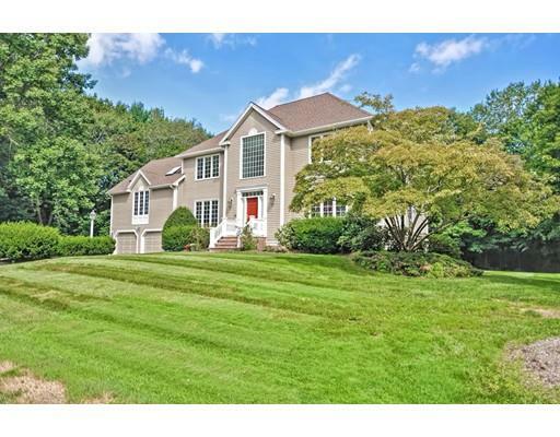 Property Photo:  1 Meadow View Ln  MA 01810 
