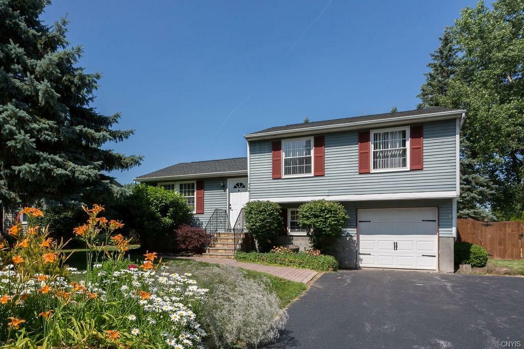 Property Photo:  113 Dorando Way  NY 13090 