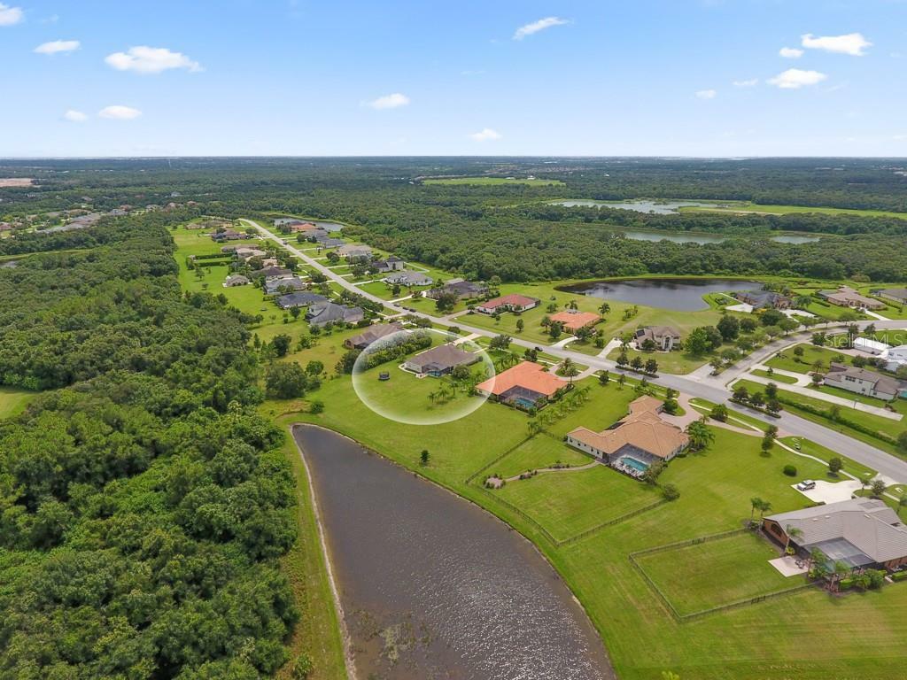 Property Photo: 3604 Twin Rivers Trail FL 34219