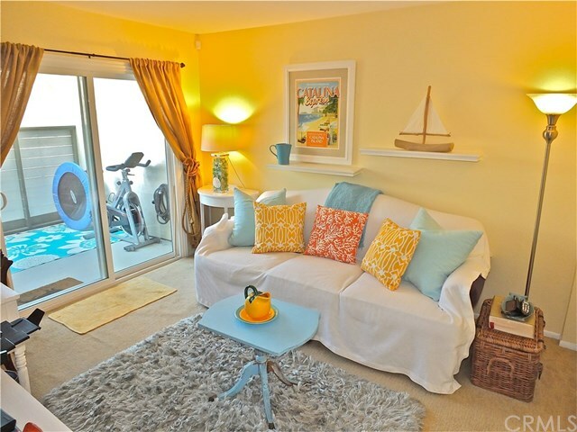 Property Photo: 5522 E Ocean Boulevard 3 CA 90803