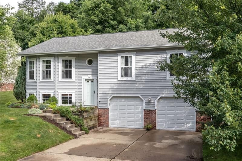 Property Photo: 116 Azalea PA 15071