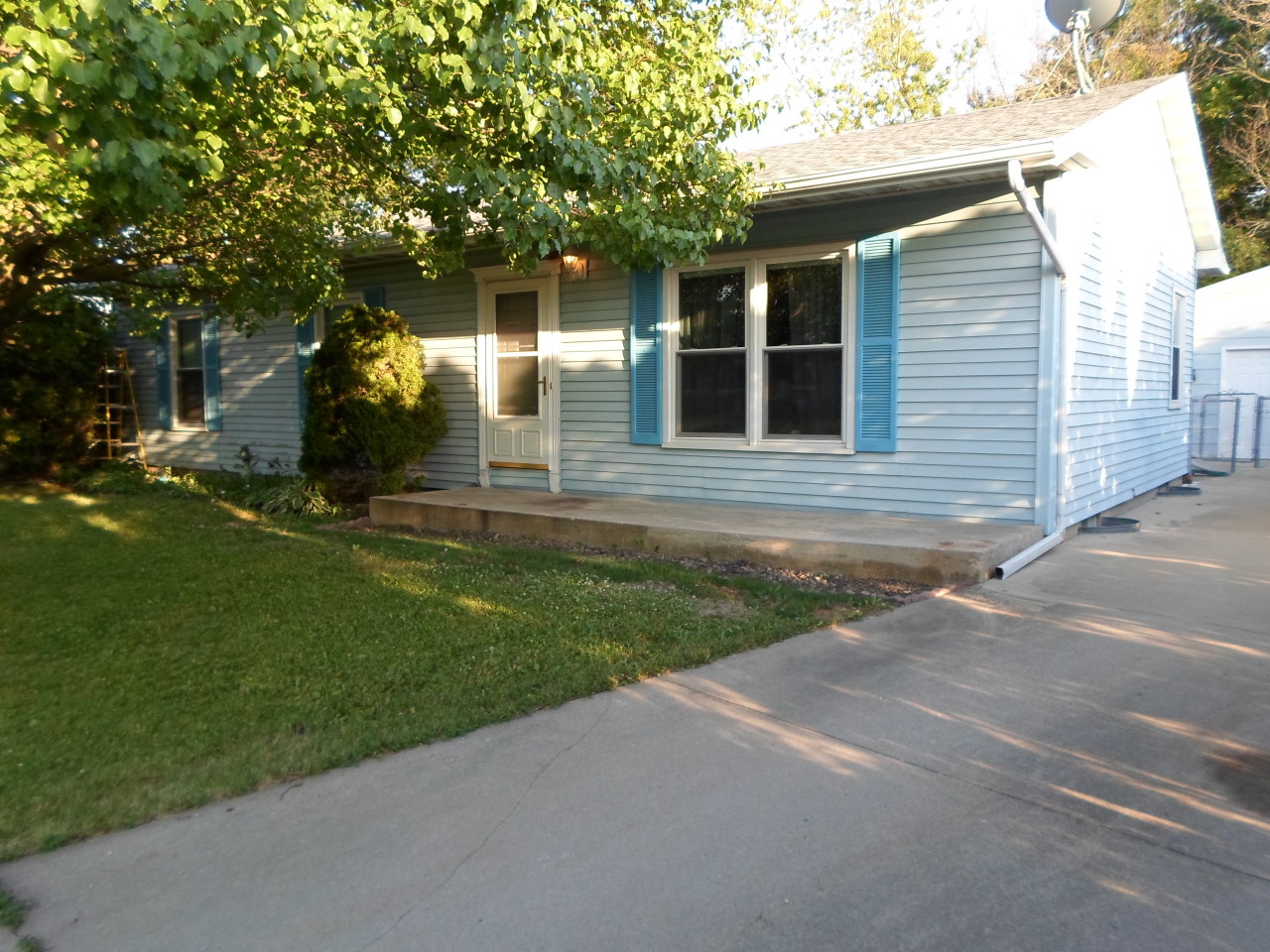 Property Photo: 2955 Stonebridge Dr WI 53404