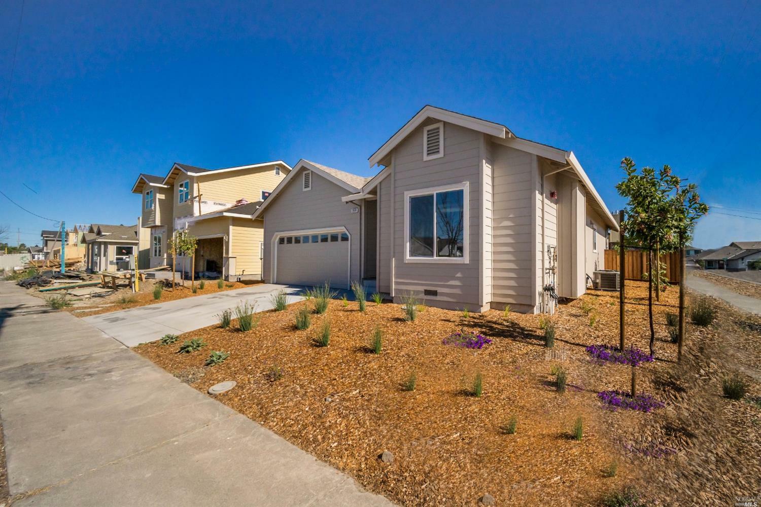 Property Photo:  2001 Shelbourne Way  CA 95403 