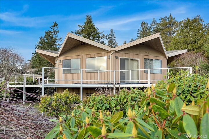 5758 Nakat Wy  Blaine WA 98230 photo