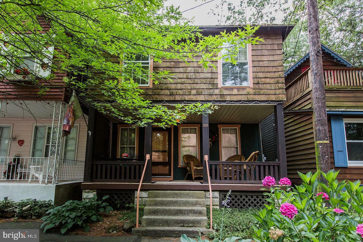 Property Photo: 205 Glossbrenner Avenue PA 17064