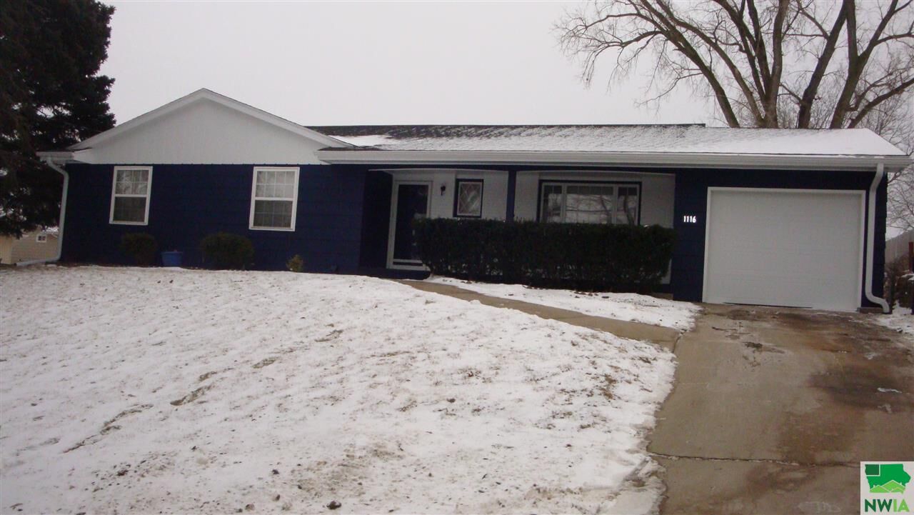 Property Photo: 1116 34th Street IA 51104