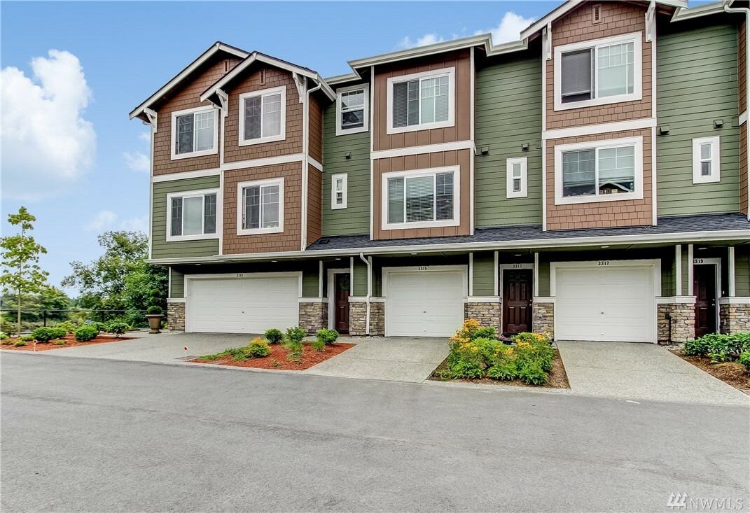 Property Photo: 3315 31st Dr WA 98201