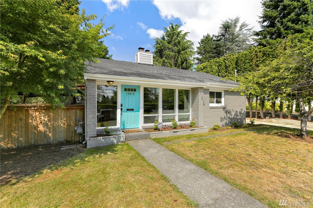 Property Photo: 15015 27th Ave NE WA 98155
