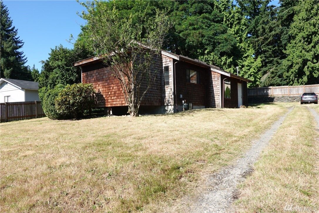 Property Photo: 6201 154th Avenue NE WA 98052