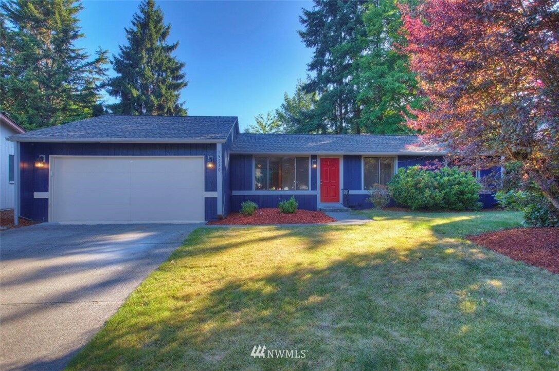Property Photo: 15230 SE 178th Place WA 98058