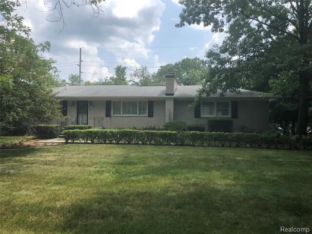 Property Photo:  1172 Brewster Road  MI 48306 