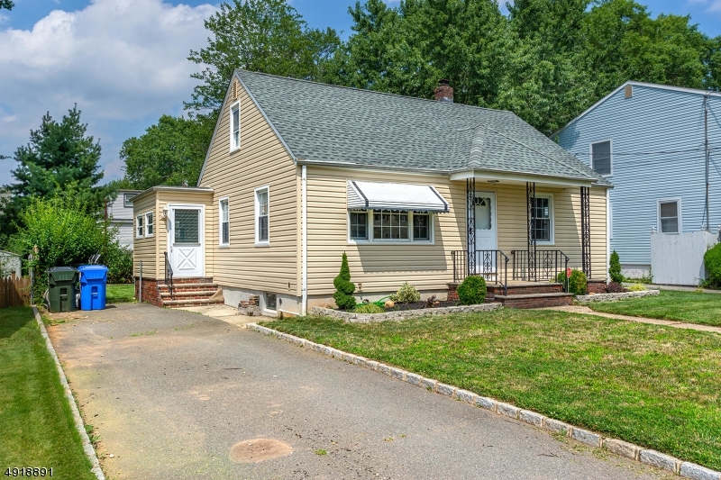 Property Photo:  10 Eberly Pl  NJ 08863 