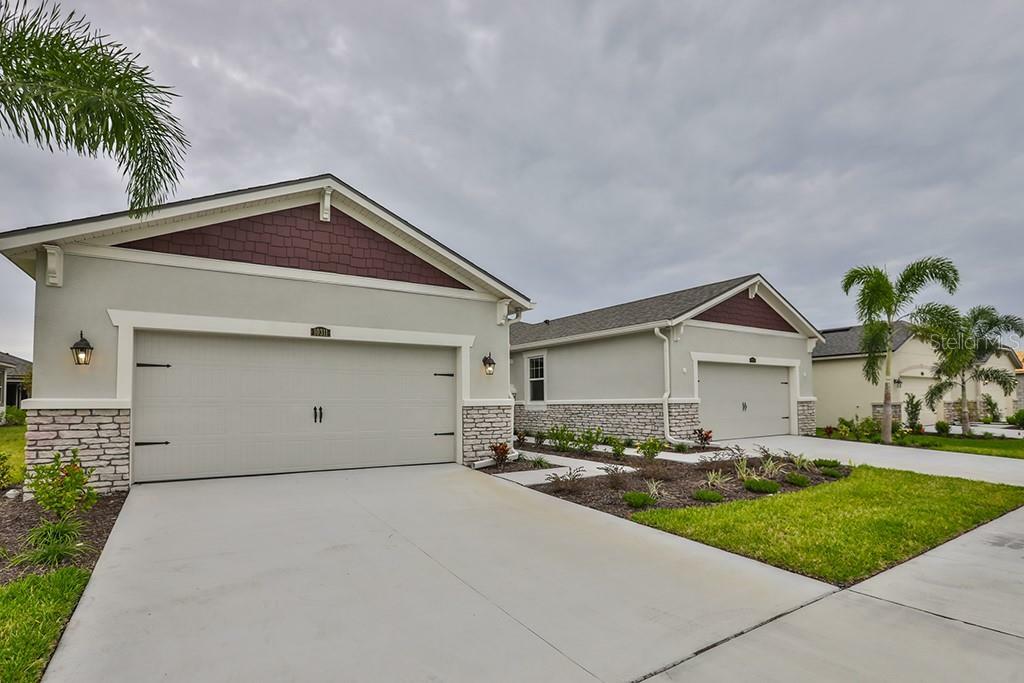 Property Photo:  10311 Planer Picket Drive  FL 33569 