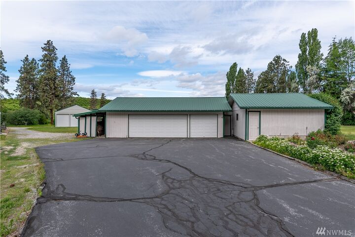 Property Photo:  275 Boyd Loop Rd  WA 98816 