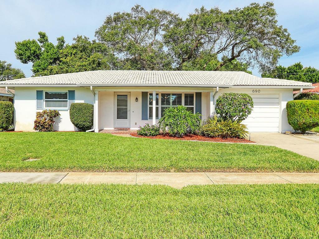 Property Photo:  690 Druid Park Drive W  FL 33764 