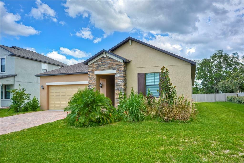 Property Photo:  4516 Coachford Drive  FL 33543 