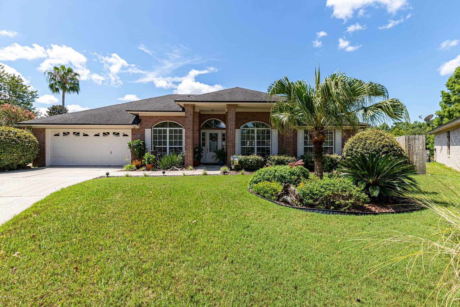 Property Photo: 11868 Heather Grove Lane FL 32223
