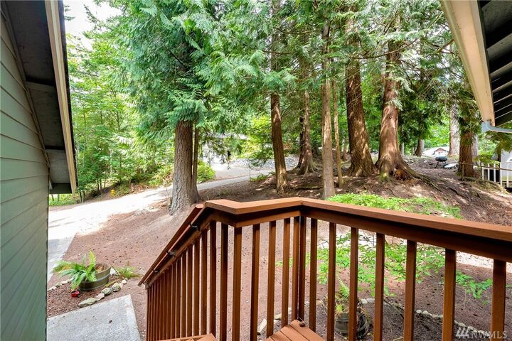 Property Photo: 5 Inglewood Place WA 98229