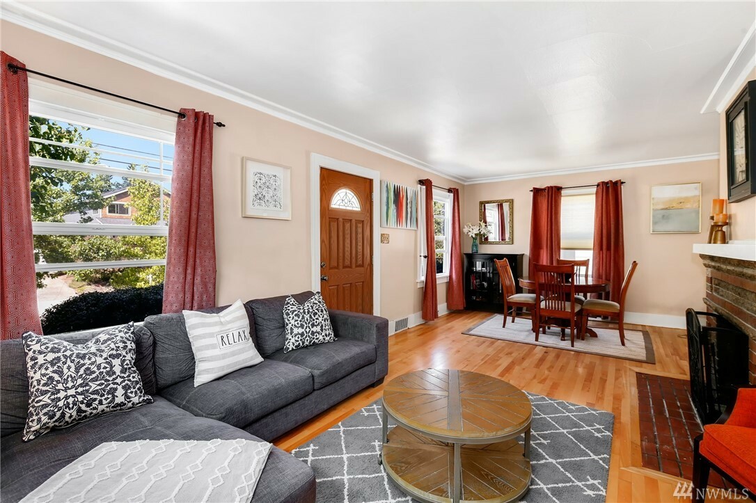 Property Photo:  3424 39th Ave SW  WA 98116 
